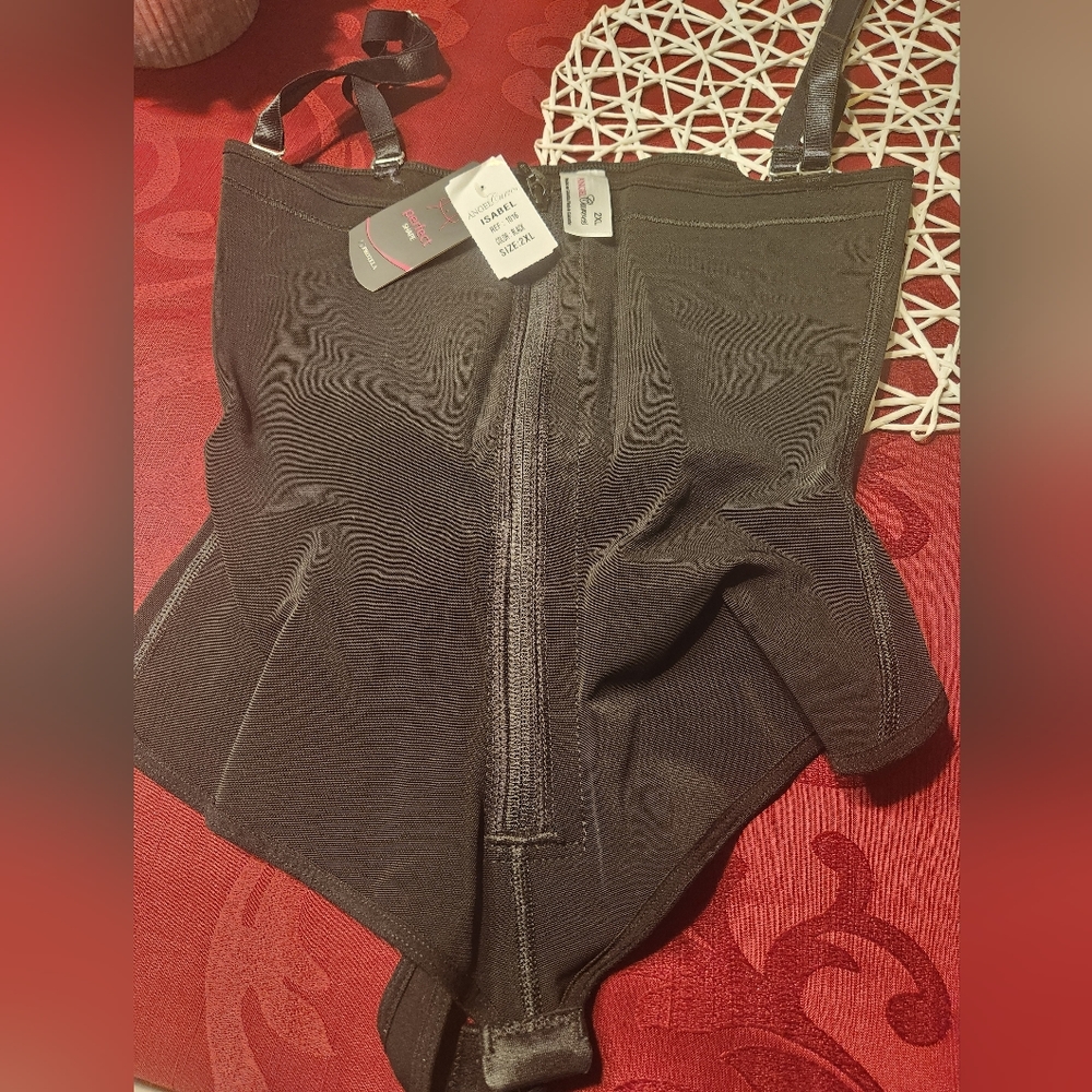 Black shape wear. NEW